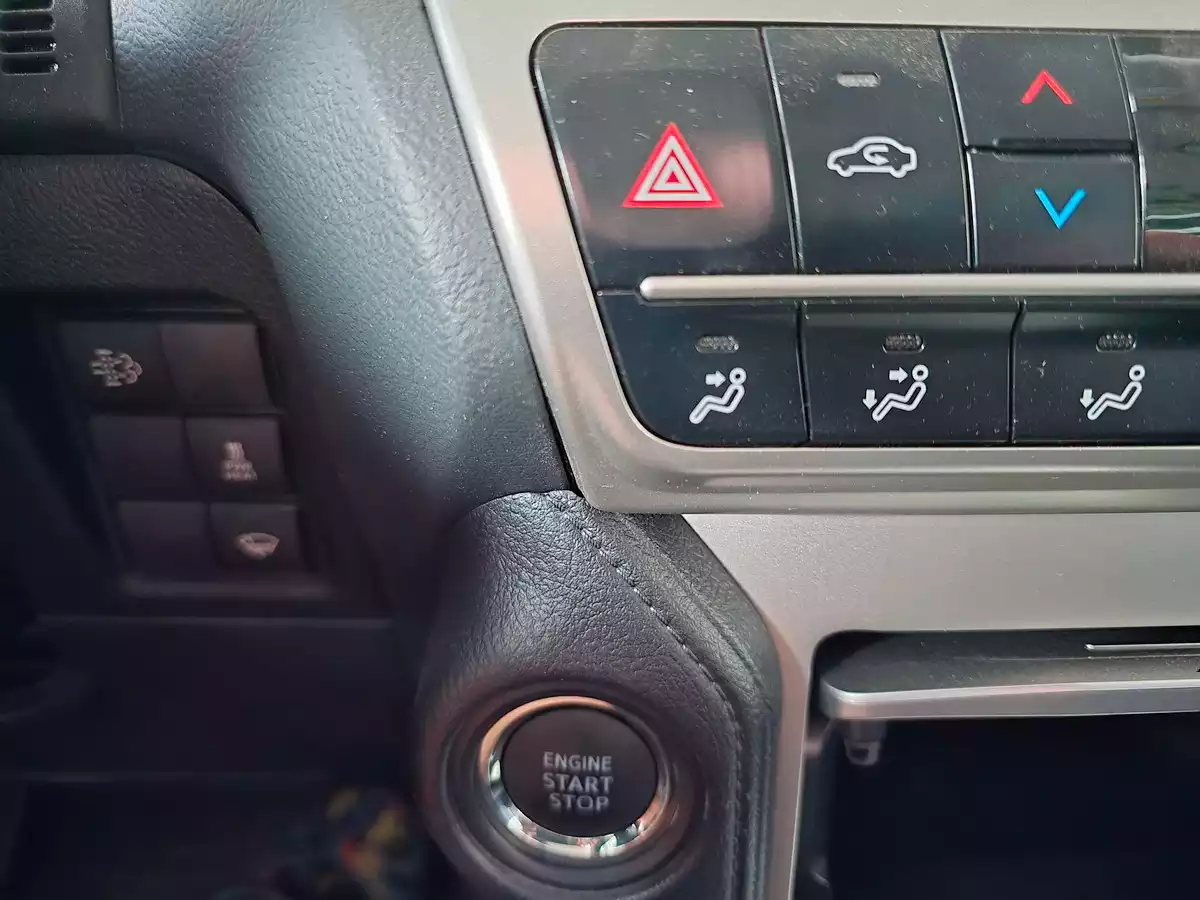 Коли аварійку вмикають неправильно: чи є за це штраф