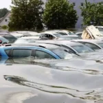 Багато автомобілів у воді