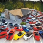 Іграшкові автомобілі різних моделей