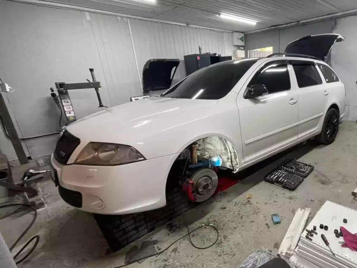 Chassis repair on Skoda