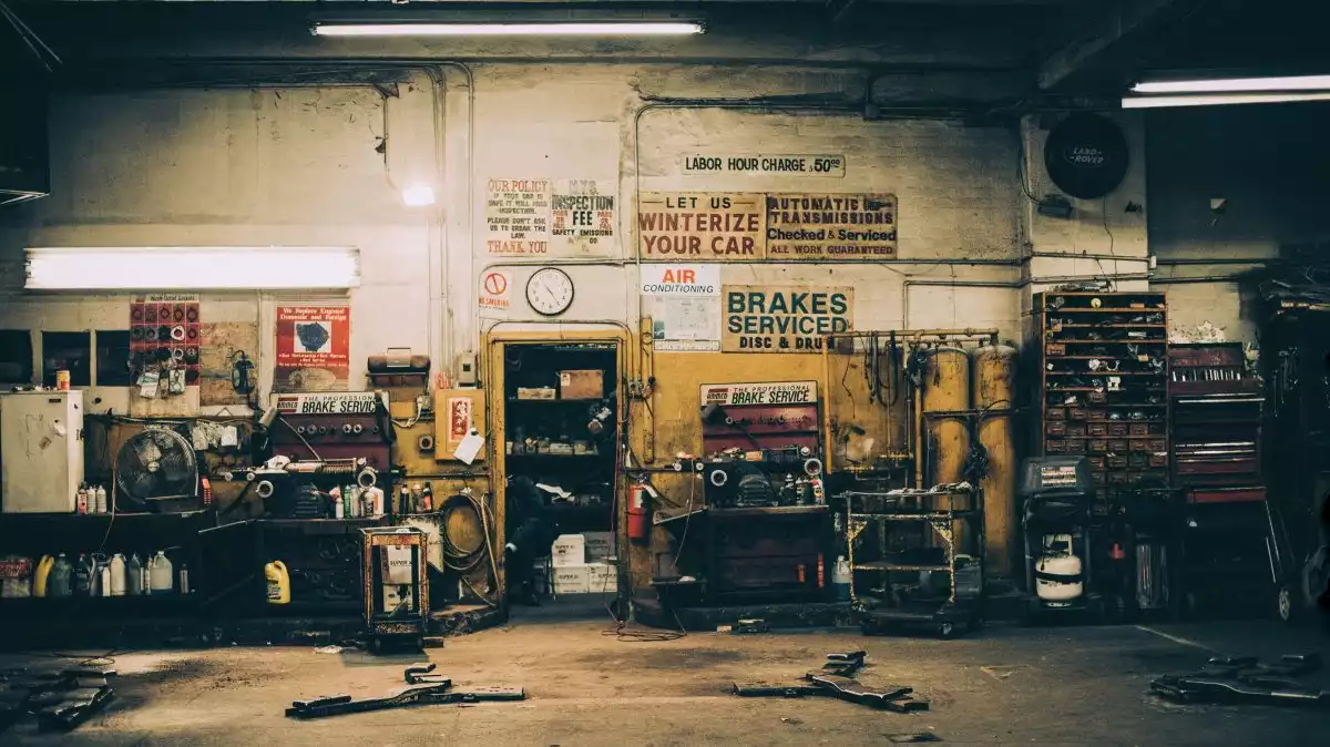 Америнканська станція технічного обслуговування атомобілів