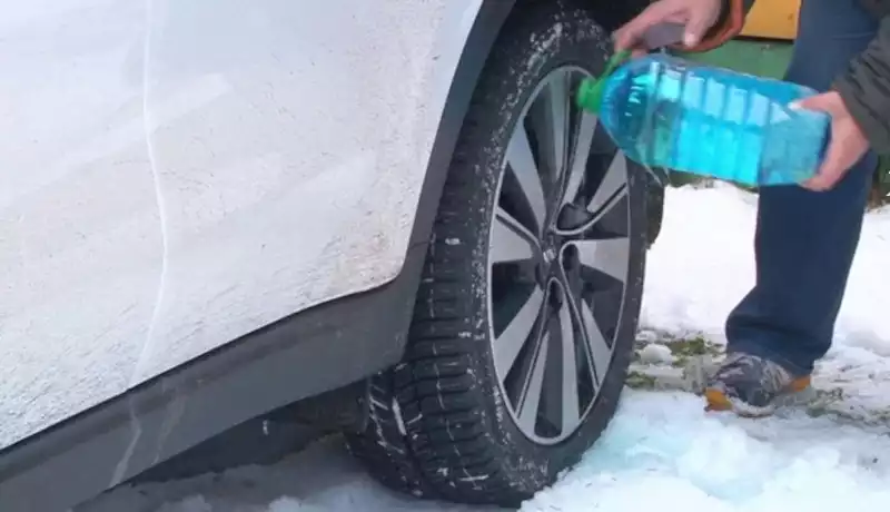 Розморожуємо ручне гальмо